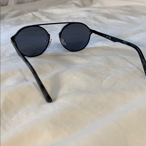 Trendy bridgeless Web sunglasses - Picture 2 of 3